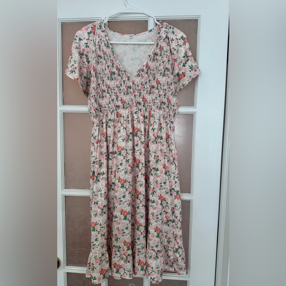 SHEIN Floral Print Maternity Dress with Shirred Bodice